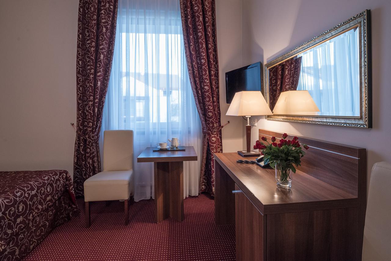 Jasek Premium Hotel Wrocław Exteriör bild